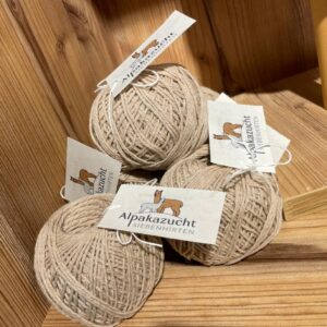 Strickwolle von unseren Alpakas